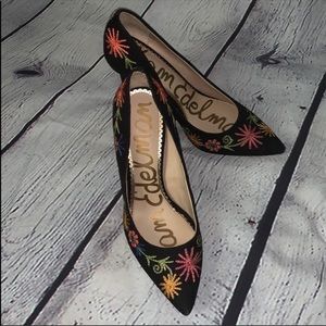 Sam Edelman black embroidered heels
